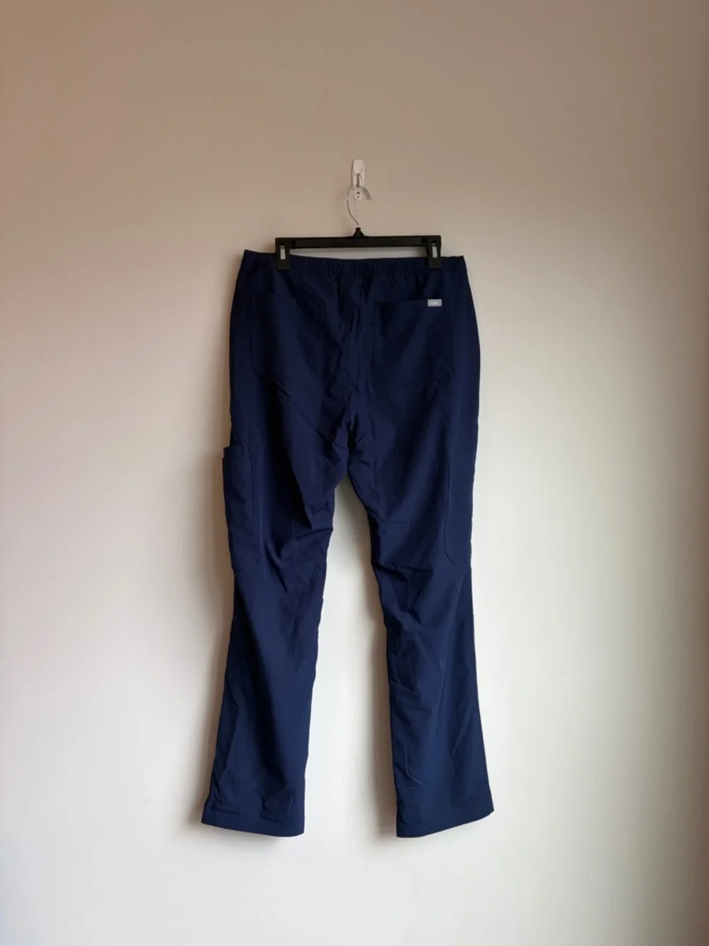 NWT Figs Men's Cairo Cargo Scrub Pant in Navy - M